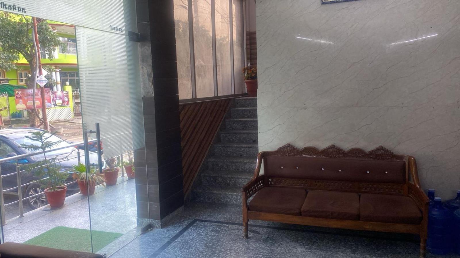 Hotel Indira Palace Vrindavan Exterior photo